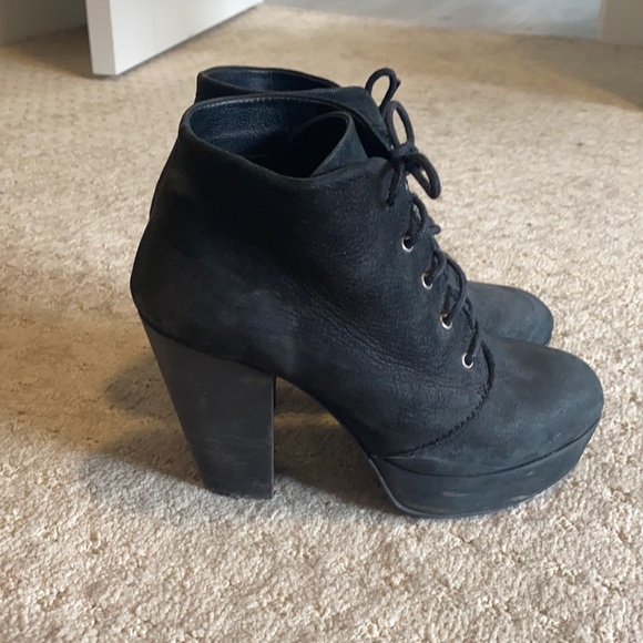 Steve Madden Booties - Picture 1 of 5